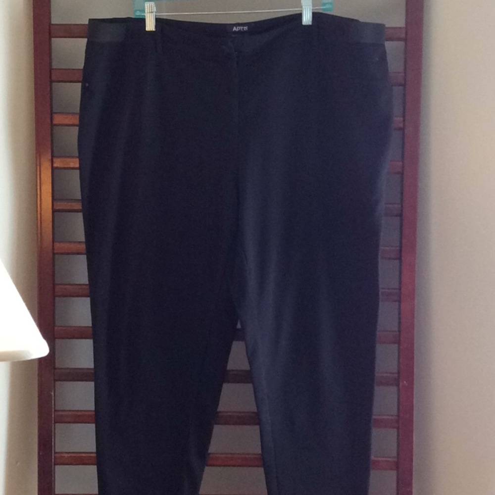 Apt 9 Ankle length pants